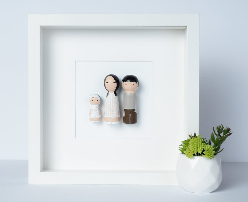 Family Peg Dolls - Family Portrait on Mini wooden dolls