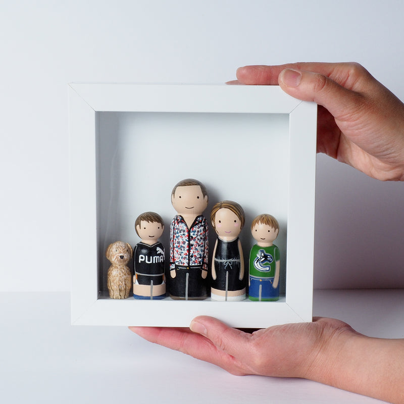 Family and friends portrait - Peg dolls