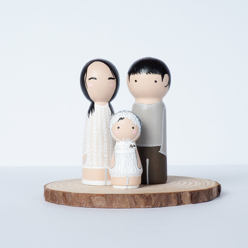 Family Peg Dolls - Family Portrait on Mini wooden dolls