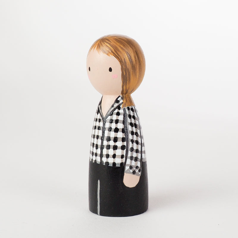 Give something unique and personalized.  Custom peg dolls of your family!  They are hand-painted that show the uniqueness of each individual in your family.  This will definitely touch the heart and bring smiles, may be even happy tears to your family.   These are great for Christmas gifts, parent's gifts, grandparent’s gifts, birthdays, anniversary gifts, couples’ gifts, or any other occasions.