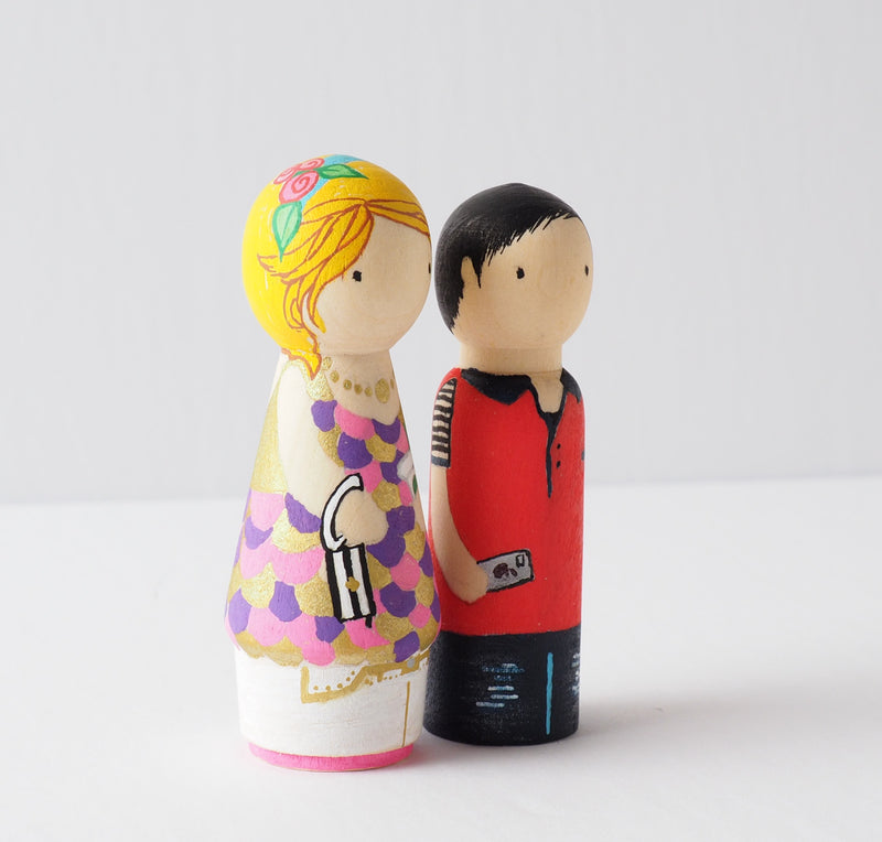 Family Peg Dolls - Family Portrait on Mini wooden dolls
