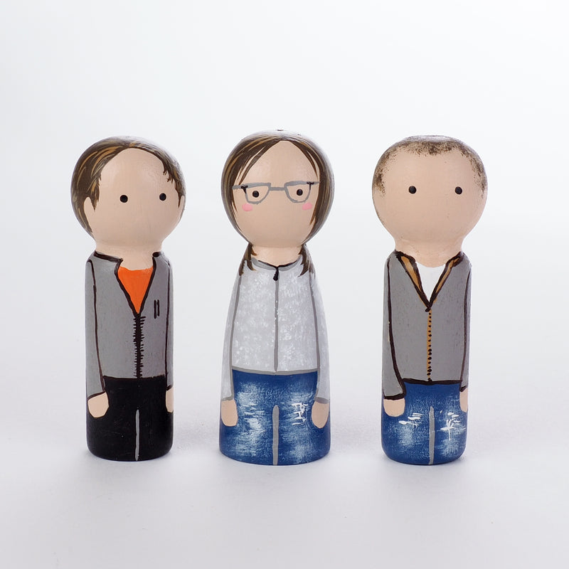 Give something unique and personalized.  Custom peg dolls of your family!  They are hand-painted that show the uniqueness of each individual in your family.  This will definitely touch the heart and bring smiles, may be even happy tears to your family.   These are great for Christmas gifts, parent's gifts, grandparent’s gifts, birthdays, anniversary gifts, couples’ gifts, or any other occasions.