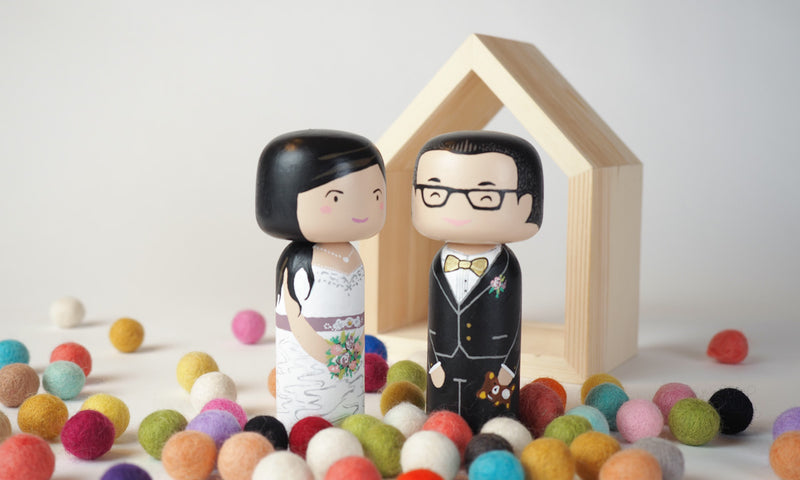 Customized wedding Kokeshi dolls!  These cute Kokeshi dolls show the unique sides of bride and groom.  A great touch of personality to your wedding.  What a great keepsake it would be!  These are also great for Wedding gifts, anniversary gifts, couples’ gifts, bridal showers, or any other occasions.