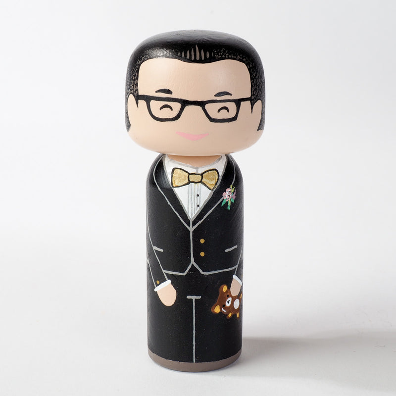 Customized wedding Kokeshi dolls!  These cute Kokeshi dolls show the unique sides of bride and groom.  A great touch of personality to your wedding.  What a great keepsake it would be!  These are also great for Wedding gifts, anniversary gifts, couples’ gifts, bridal showers, or any other occasions.